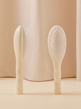 La Bonne Brosse Small No. 07 detangling & stimulating hair brush